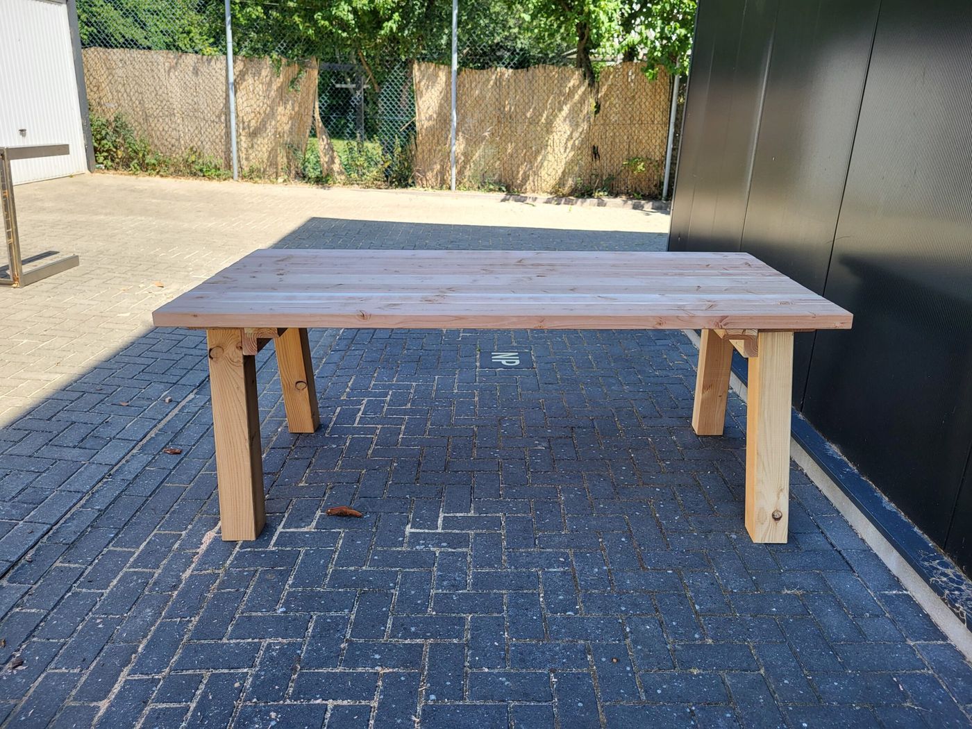 Gartentisch massiv, Ansicht 2