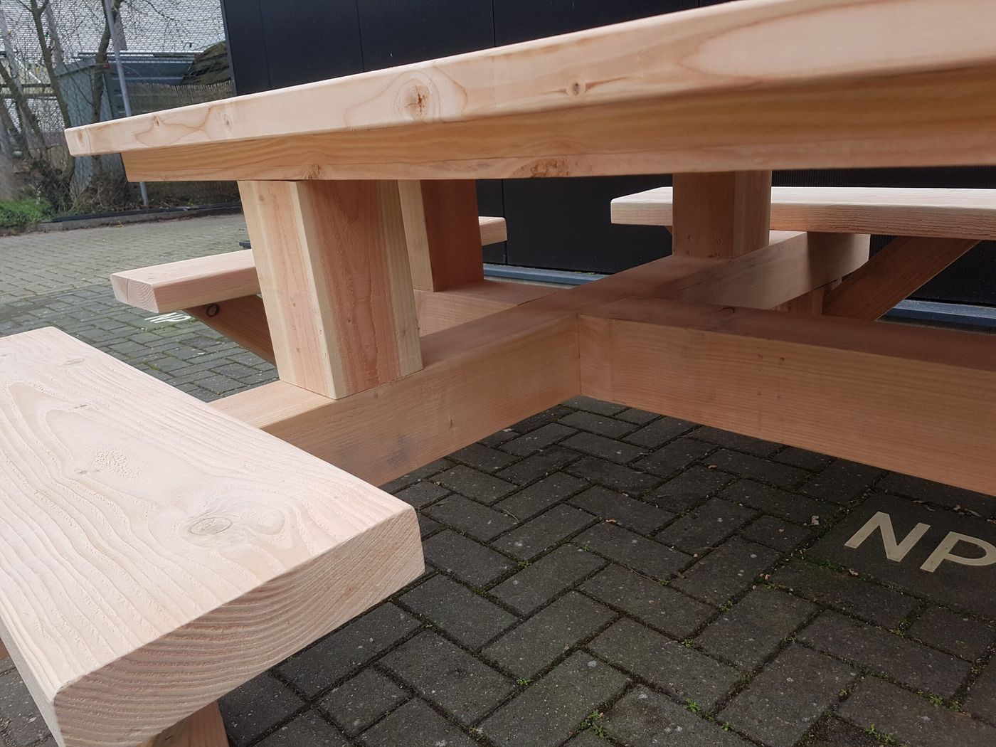 Picknicktisch für zwölf, Ansicht 4